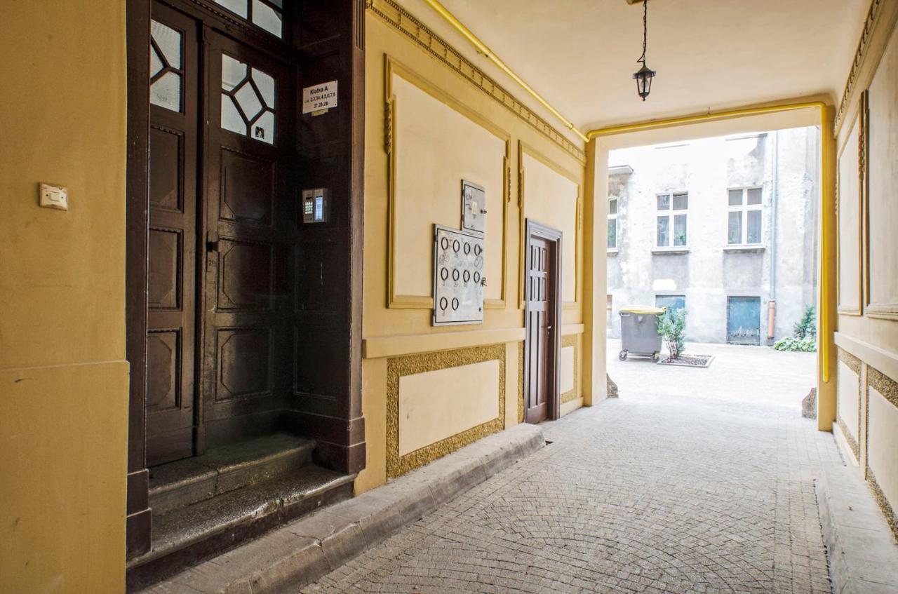 Cozy Apartment On Piramowicza Lodź Bagian luar foto
